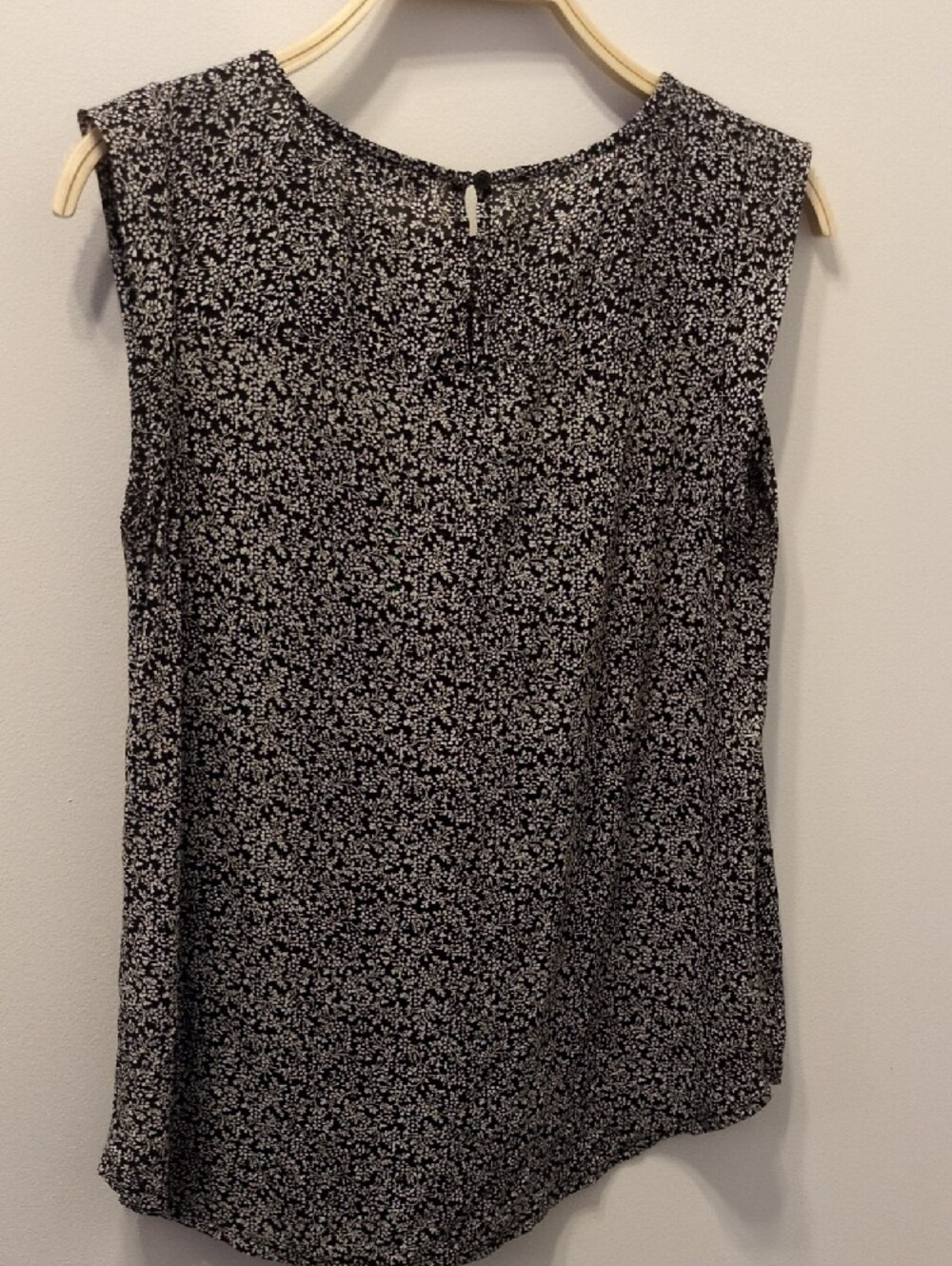 Black Floral Shell - Picture 2 of 5
